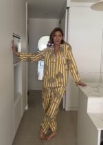 PIJAMA RAYAS MOSTAZA - Imagen 3